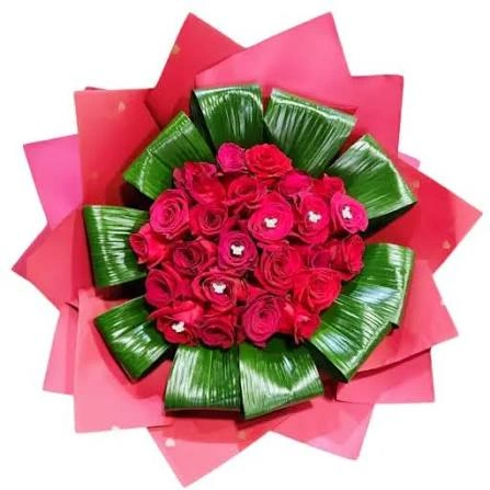 Ramo 24 rosas rojas con papel coreano